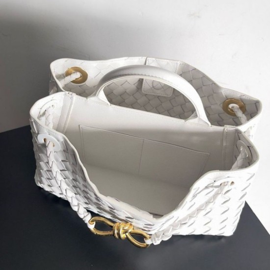 Fake Bottega Veneta Andiamo Small East/West Bag White Intrecciato Lambskin Replica Fake Bottega Veneta Andiamo Small East/West Bag White Intrecciato Lambskin Replica
