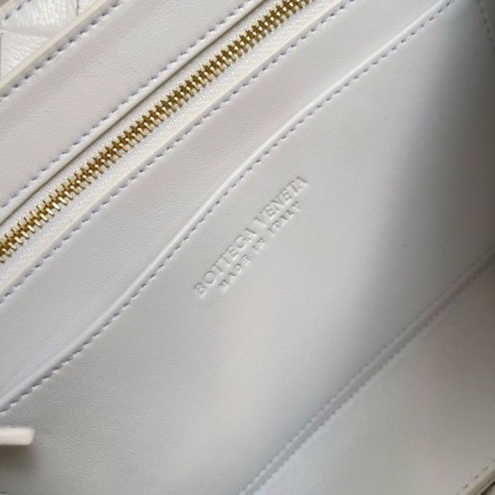 Fake Bottega Veneta Andiamo Small East/West Bag White Intrecciato Lambskin Replica Fake Bottega Veneta Andiamo Small East/West Bag White Intrecciato Lambskin Replica
