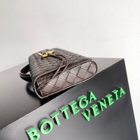 Replica Bottega Veneta Andiamo Clutch with Handle Fondant Intrecciato Lambskin Replica Bottega Veneta Andiamo Clutch with Handle Fondant Intrecciato Lambskin