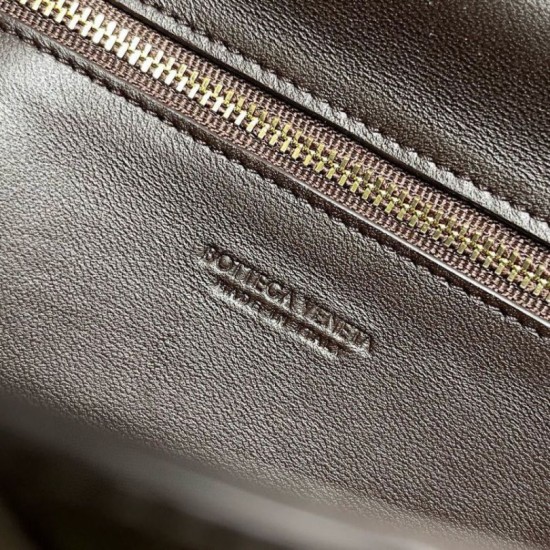 Replica Bottega Veneta Andiamo Clutch with Handle Fondant Intrecciato Lambskin Replica Bottega Veneta Andiamo Clutch with Handle Fondant Intrecciato Lambskin