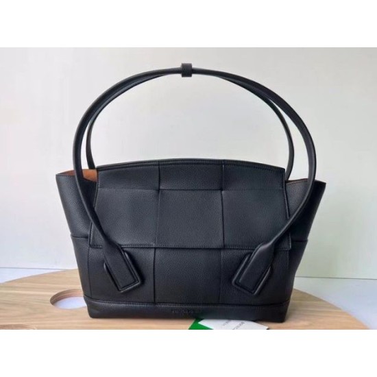 Replica Bottega Veneta Arco Medium Bag Black Grained 