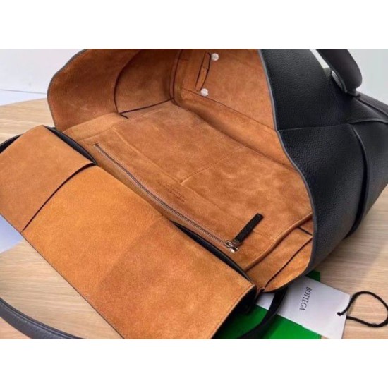 Replica Bottega Veneta Arco Medium Bag Black Grained 