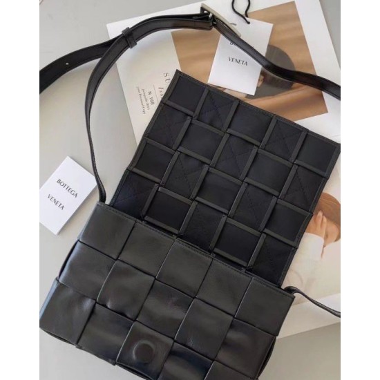 Replica Bottega Veneta Cassett Bag Black Wrinkled Calfskin
