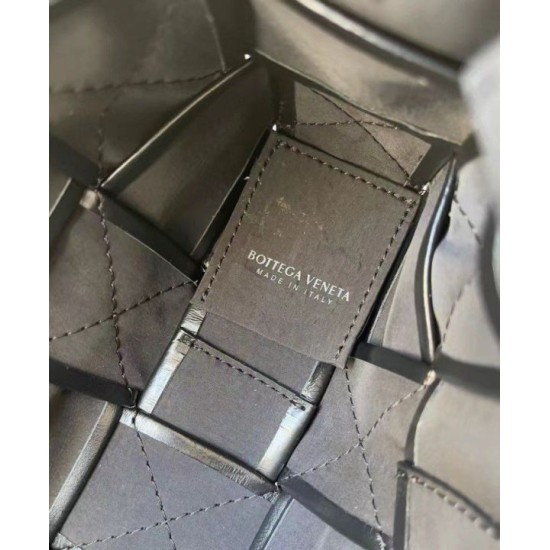 Replica Bottega Veneta Cassett Bag Black Wrinkled Calfskin