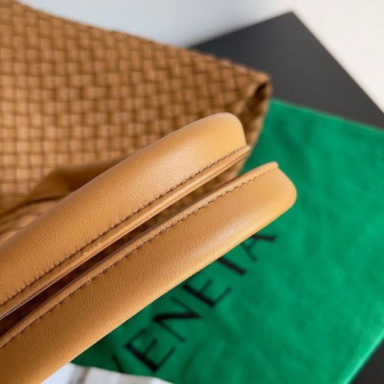 Replica Bottega Veneta Medium Cabat Bag Caramel Intrecciato Lambskin