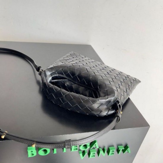 Replica Bottega Veneta Mini Hop Bag Black Intrecciato Calfskin Replica Bottega Veneta Mini Hop Bag Black Intrecciato Calfskin