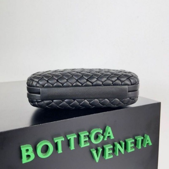 Replica Bottega Veneta Knot Minaudiere Clutch Black Intrecciato Lambskin Replica Bottega Veneta Knot Minaudiere Clutch Black Intrecciato Lambskin