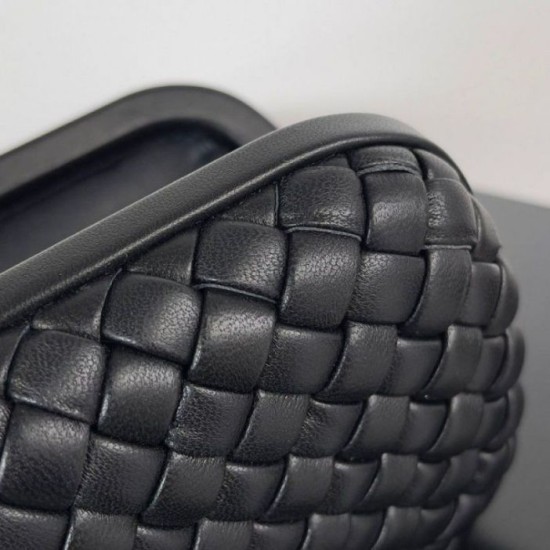 Replica Bottega Veneta Knot Minaudiere Clutch Black Intrecciato Lambskin Replica Bottega Veneta Knot Minaudiere Clutch Black Intrecciato Lambskin