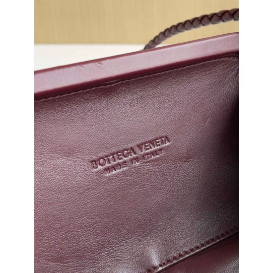Replica Bottega Veneta Knot Minaudiere On Strap Barolo Foulard Intreccio 
