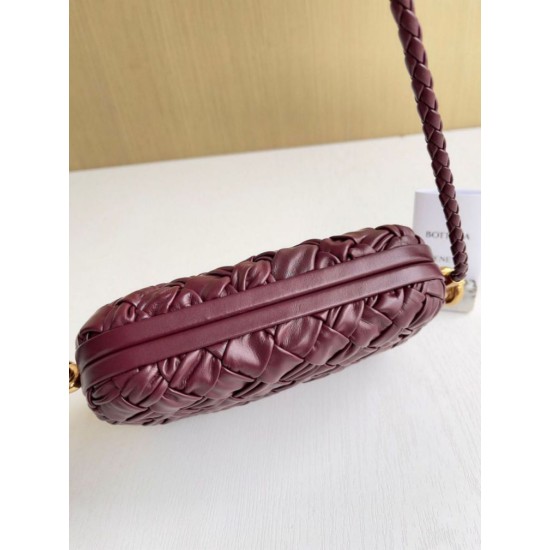 Replica Bottega Veneta Knot Minaudiere On Strap Barolo Foulard Intreccio 