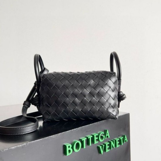 Replica Bottega Veneta Small Loop Crossbody Bag Black Intrecciato Lambskin Replica Bottega Veneta Small Loop Crossbody Bag Black Intrecciato Lambskin