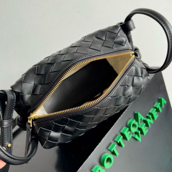 Replica Bottega Veneta Small Loop Crossbody Bag Black Intrecciato Lambskin Replica Bottega Veneta Small Loop Crossbody Bag Black Intrecciato Lambskin