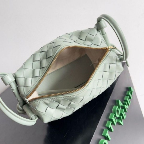 Replica Bottega Veneta Small Loop Crossbody Bag Sauge Intrecciato Lambskin Fake Bottega Veneta Small Loop Crossbody Bag Sauge Intrecciato Lambskin Replica