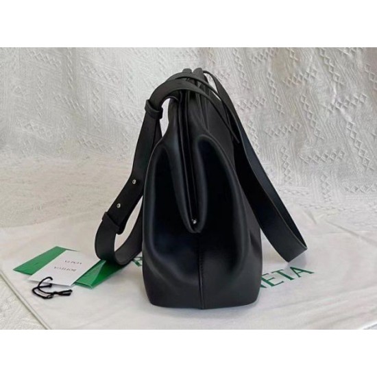Replica Bottega Veneta Medium Point Top Handle Bag Black 