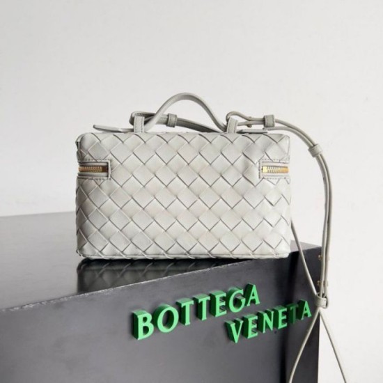 Fake Bottega Veneta Bang Bang Vanity Case Ivory Intrecciato Replica Fake Bottega Veneta Bang Bang Vanity Case Ivory Intrecciato Replica