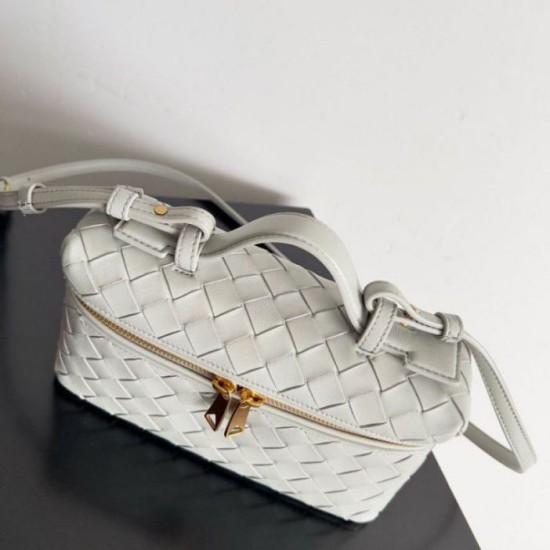 Fake Bottega Veneta Bang Bang Vanity Case Ivory Intrecciato Replica Fake Bottega Veneta Bang Bang Vanity Case Ivory Intrecciato Replica