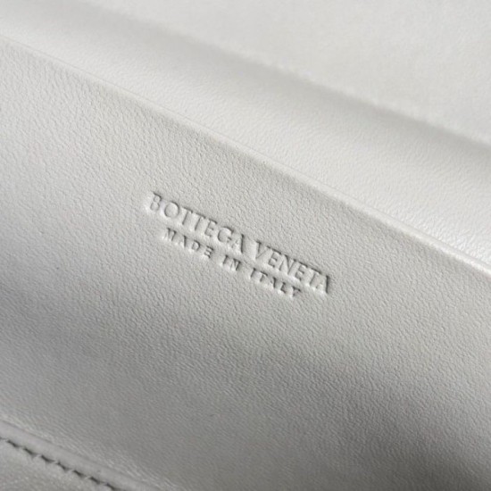 Fake Bottega Veneta Bang Bang Vanity Case Ivory Intrecciato Replica Fake Bottega Veneta Bang Bang Vanity Case Ivory Intrecciato Replica