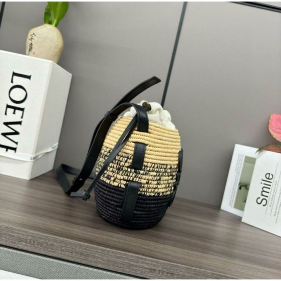 Replica Loewe x Paula’s Ibiza Raffia Beehive Degrade Basket Bag
