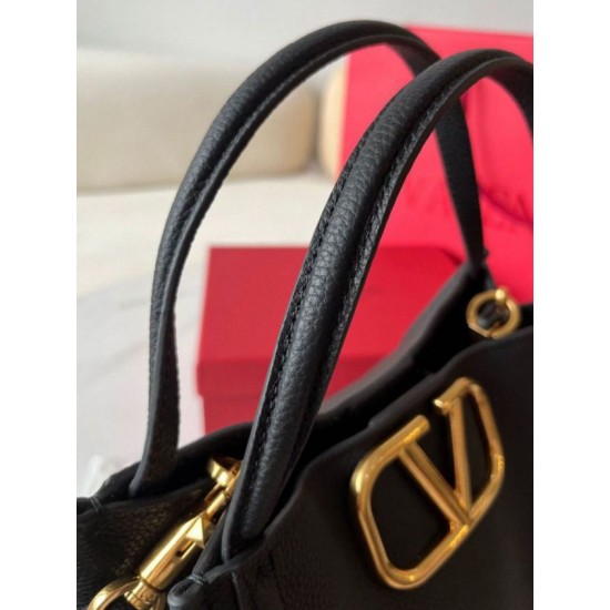 Replica Valentino Alltime Medium Bag Black Grained Calfskin Replica Valentino Alltime Medium Bag Black Grained Calfskin