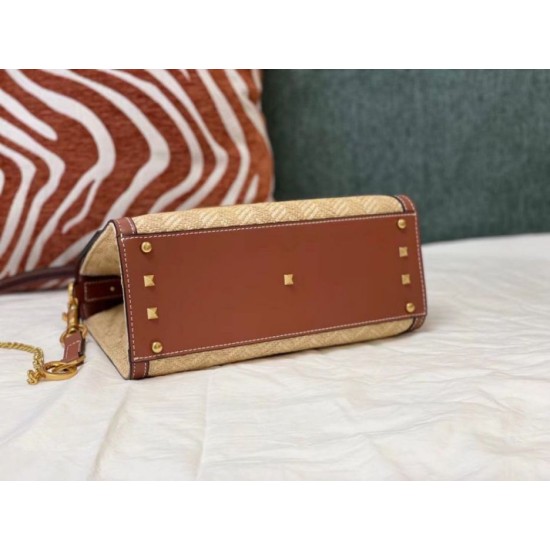 Replica Valentino Small Vsling Handbag Chevron Raffia Replica Valentino Small Vsling Handbag Chevron Raffia