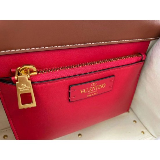 Replica Valentino Small Vsling Handbag Chevron Raffia Replica Valentino Small Vsling Handbag Chevron Raffia