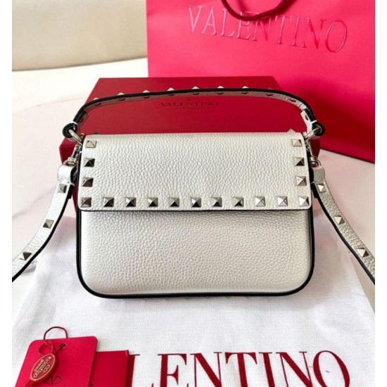 Replica Valentino Rockstud Pouch Bag White Grained 