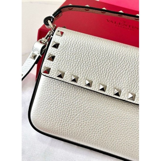 Replica Valentino Rockstud Pouch Bag White Grained 