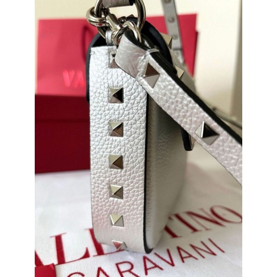 Replica Valentino Rockstud Pouch Bag White Grained 