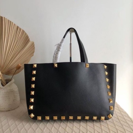 Replica Valentino Roman Stud Tote Bag Black Grainy Calfskin Replica Valentino Roman Stud Tote Bag Black Grainy Calfskin