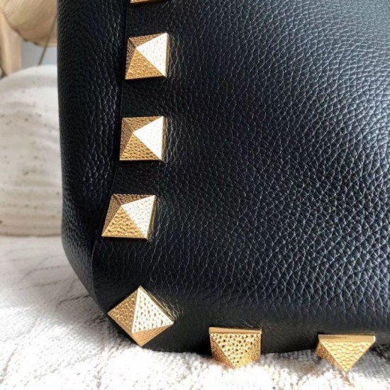 Replica Valentino Roman Stud Tote Bag Black Grainy Calfskin Replica Valentino Roman Stud Tote Bag Black Grainy Calfskin