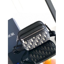 Replica Dior Mini Rider 2.0 Zipped Messenger Bag in Beige Oblique with Black Leather