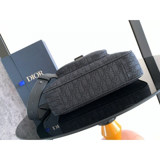 Replica Dior Saddle Tote Bag Black in Black Dior Oblique Jacquard Replica Dior Saddle Tote Bag Black in Black Dior Oblique Jacquard