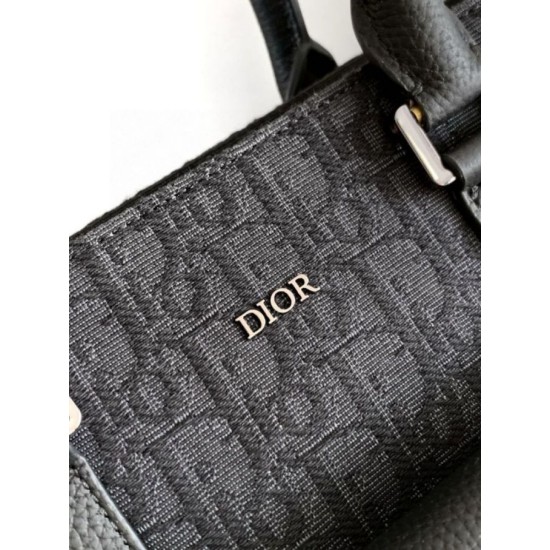 Replica Dior Saddle Tote Bag Black in Black Dior Oblique Jacquard Replica Dior Saddle Tote Bag Black in Black Dior Oblique Jacquard