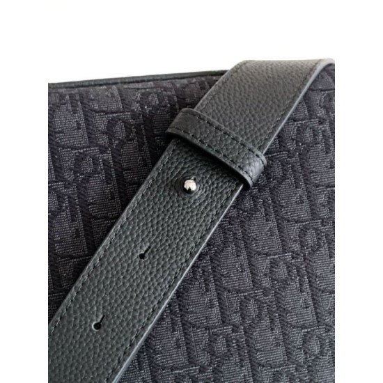 Replica Dior Saddle Tote Bag Black in Black Dior Oblique Jacquard Replica Dior Saddle Tote Bag Black in Black Dior Oblique Jacquard