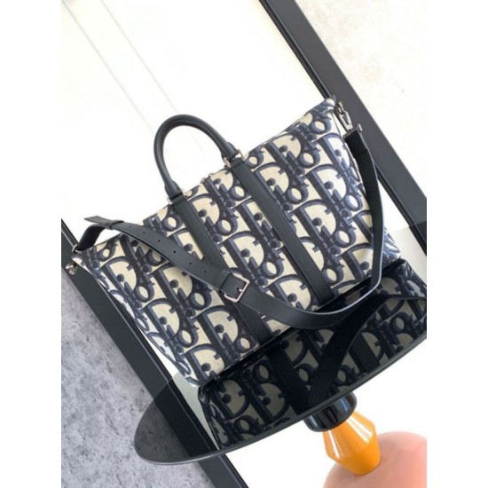 Replica Dior Weekender 40 Bag in Beige Maxi Dior Oblique Jacquard