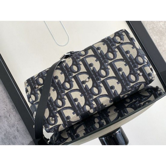 Replica Dior Weekender 40 Bag in Beige Maxi Dior Oblique Jacquard