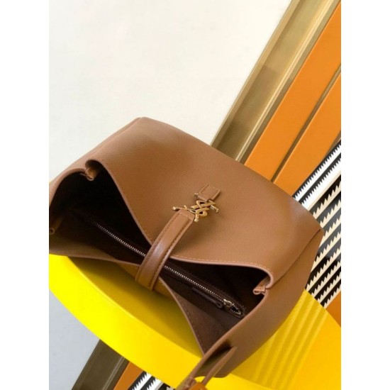 Replica Saint Laurent Le 5 À 7 Supple Small Hobo Bag in Brown Leather Replica Saint Laurent Le 5 À 7 Supple Small Hobo Bag in Brown Leather