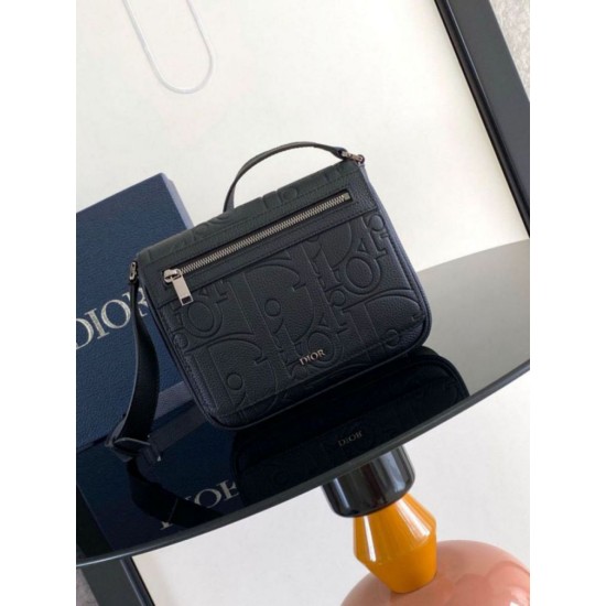 Replica Dior Men's Messenger Bag with Flap Black Gravity Fake Dior Men's Messenger Bag with Flap Black Gravity Replica