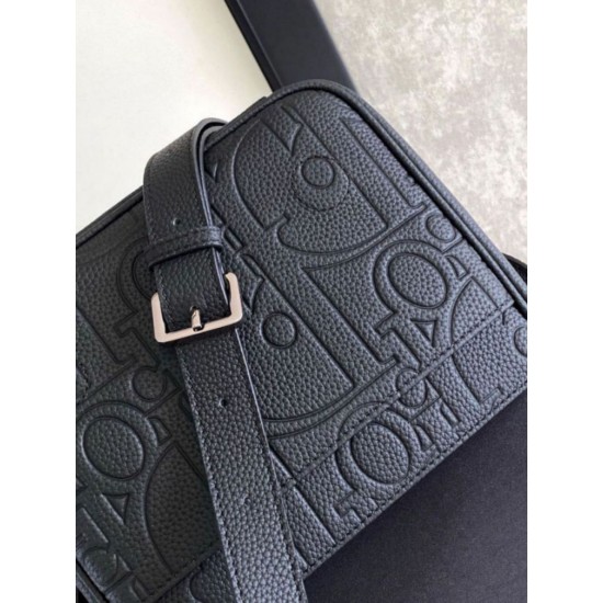Replica Dior Men's Messenger Bag with Flap Black Gravity Fake Dior Men's Messenger Bag with Flap Black Gravity Replica