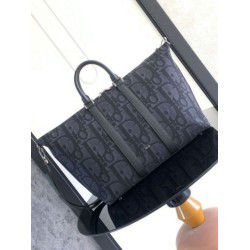 Fake Dior Weekender 40 Bag Black Maxi Dior Oblique Jacquard Replica Replica Dior Weekender 40 Bag Black Maxi Dior Oblique Jacquard