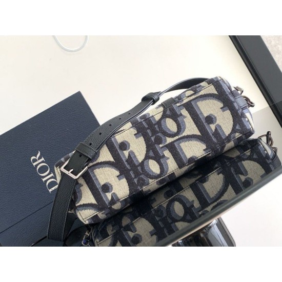 Replica Dior Weekender 25 Bag Beige Maxi Dior Oblique Jacquard