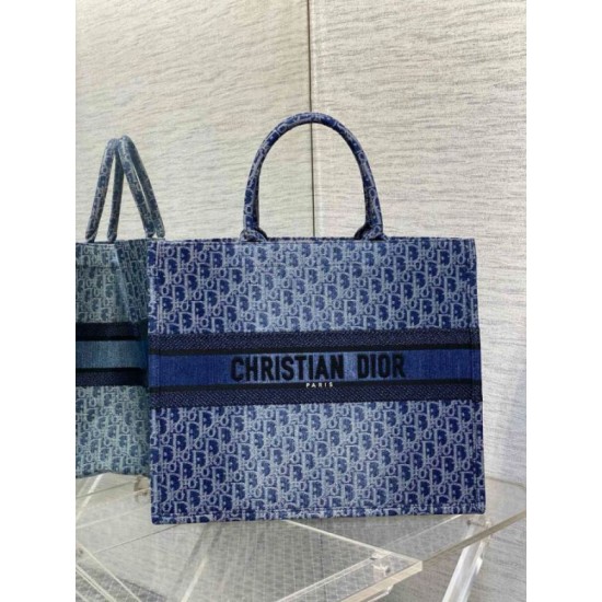 Replica Dior Medium Book Tote Bag in Blue Denim Oblique Jacquard Replica Dior Medium Book Tote Bag in Blue Denim Oblique Jacquard