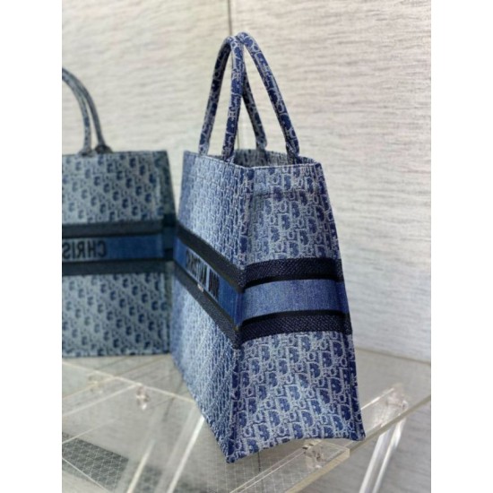 Replica Dior Medium Book Tote Bag in Blue Denim Oblique Jacquard Replica Dior Medium Book Tote Bag in Blue Denim Oblique Jacquard