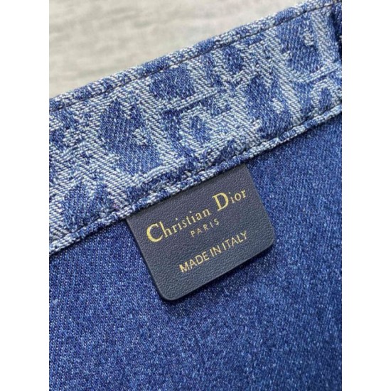 Replica Dior Medium Book Tote Bag in Blue Denim Oblique Jacquard Replica Dior Medium Book Tote Bag in Blue Denim Oblique Jacquard