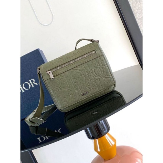 Replica Dior Men's Messenger Bag with Flap in Khaki Gravity Leather Replica Dior Men's Messenger Bag with Flap in Khaki Gravity Leather
