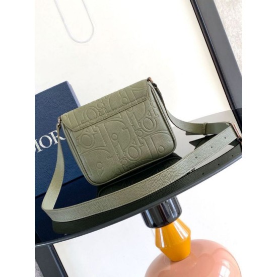 Replica Dior Men's Messenger Bag with Flap in Khaki Gravity Leather Replica Dior Men's Messenger Bag with Flap in Khaki Gravity Leather