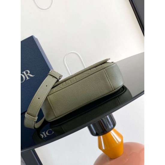 Replica Dior Men's Messenger Bag with Flap in Khaki Gravity Leather Replica Dior Men's Messenger Bag with Flap in Khaki Gravity Leather