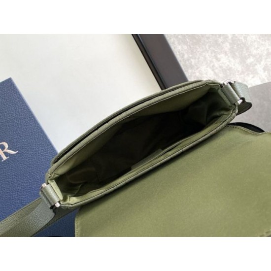 Replica Dior Men's Messenger Bag with Flap in Khaki Gravity Leather Replica Dior Men's Messenger Bag with Flap in Khaki Gravity Leather