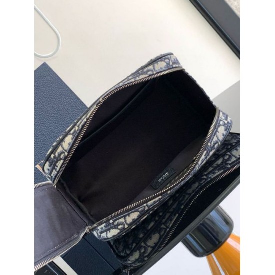 Fake Dior Toiletry Bag in Dior Beige Oblique Jacquard Replica