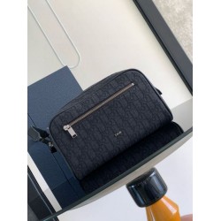 Replica Dior Toiletry Bag in Dior Black Oblique Jacquard Replica Dior Toiletry Bag in Dior Black Oblique Jacquard